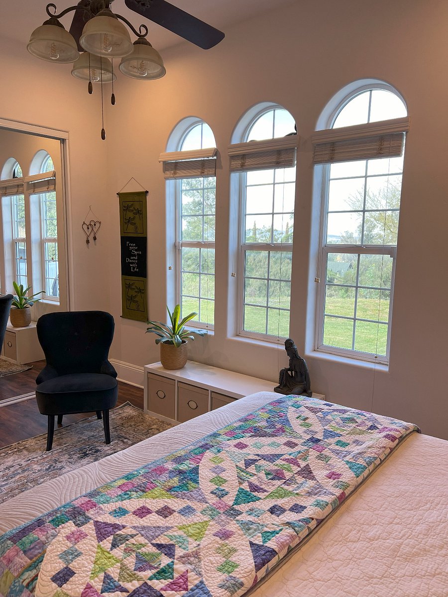 Main floor Bedroom 1