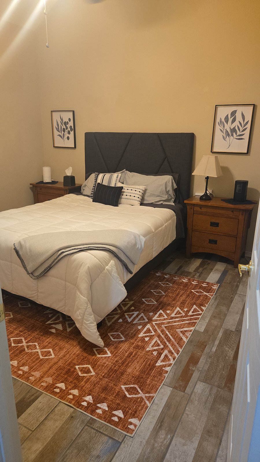 $1,300 upstairs Queen size bed, small balcony and regular size closet, private bathroom and TV loft area with own mid-size fridge and microwave. 