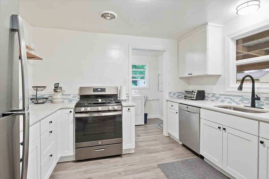 Furnished Finder property 689934_1 photo 6