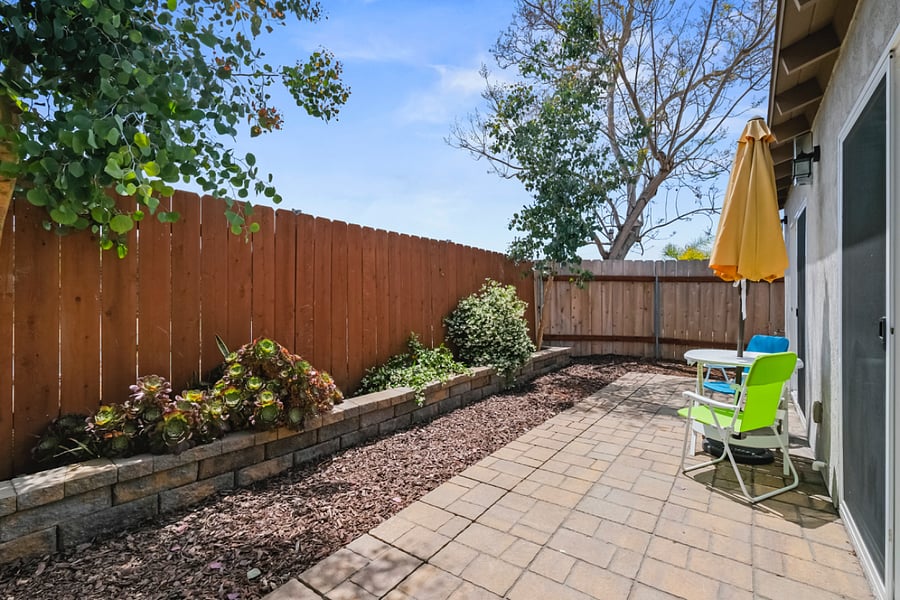 Private back patio with sunshine
