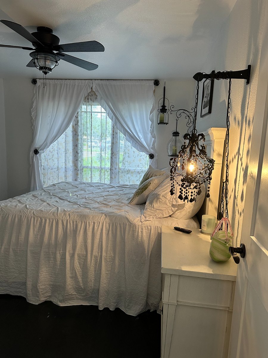 Master bedroom with King Bed