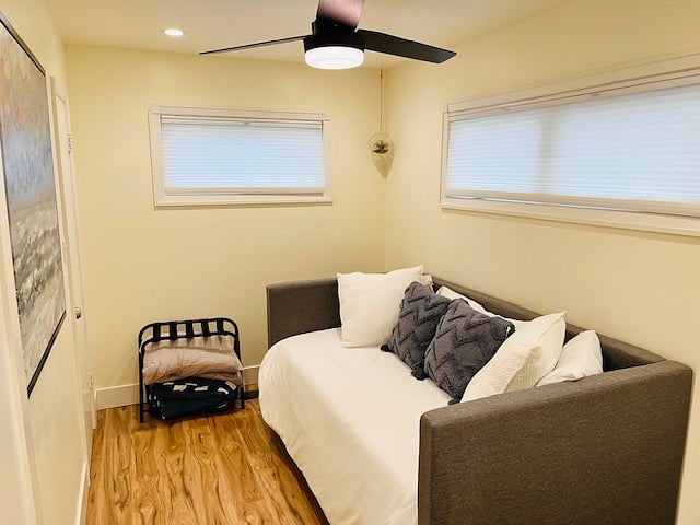 Second Bedroom with twin bed Trundle. Can pull out second mattress to sleep another person.