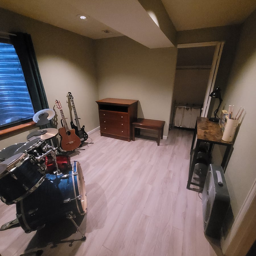 Twin bed can be added, or queen moved into bedroom. Great space to dedicate if traveling with a kid, or using as an office space.