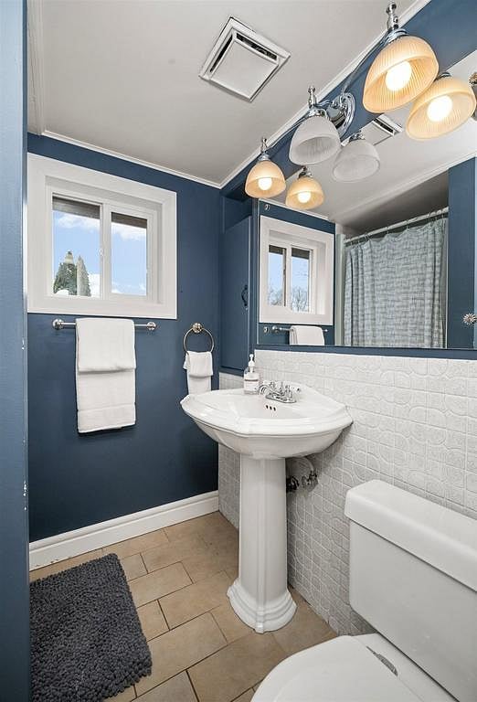 Full bathroom with window