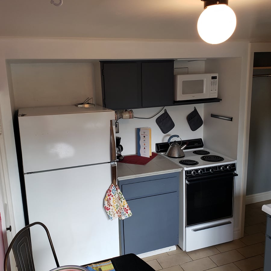 Cute kitchen, fully equipped