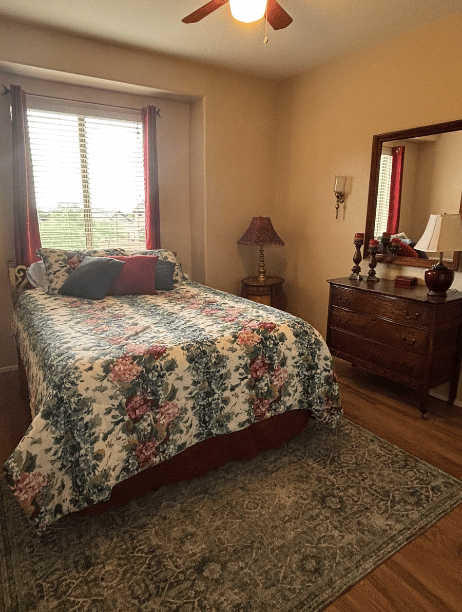 Queen bedroom