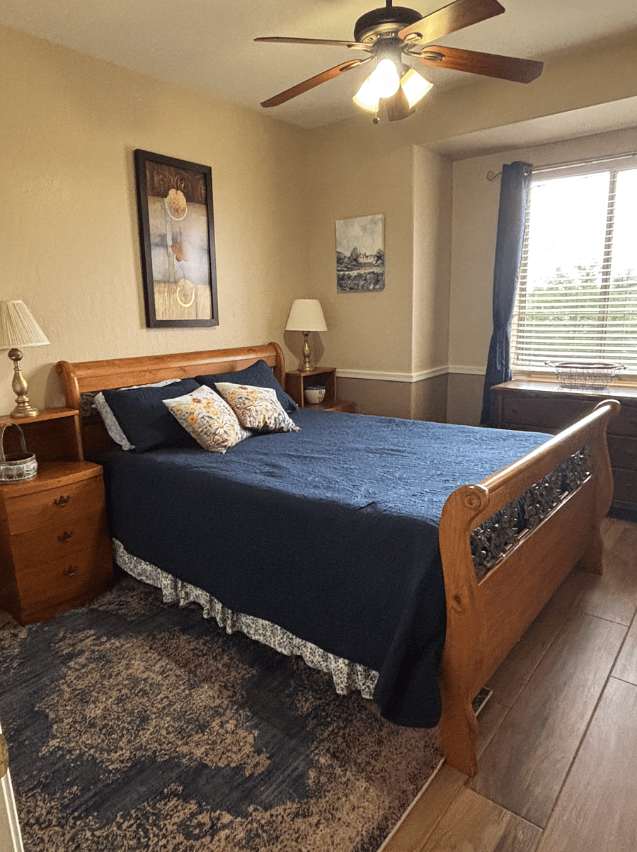 Queen bedroom