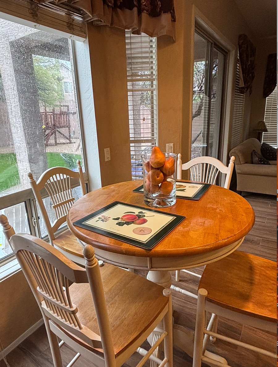 Breakfast bistro