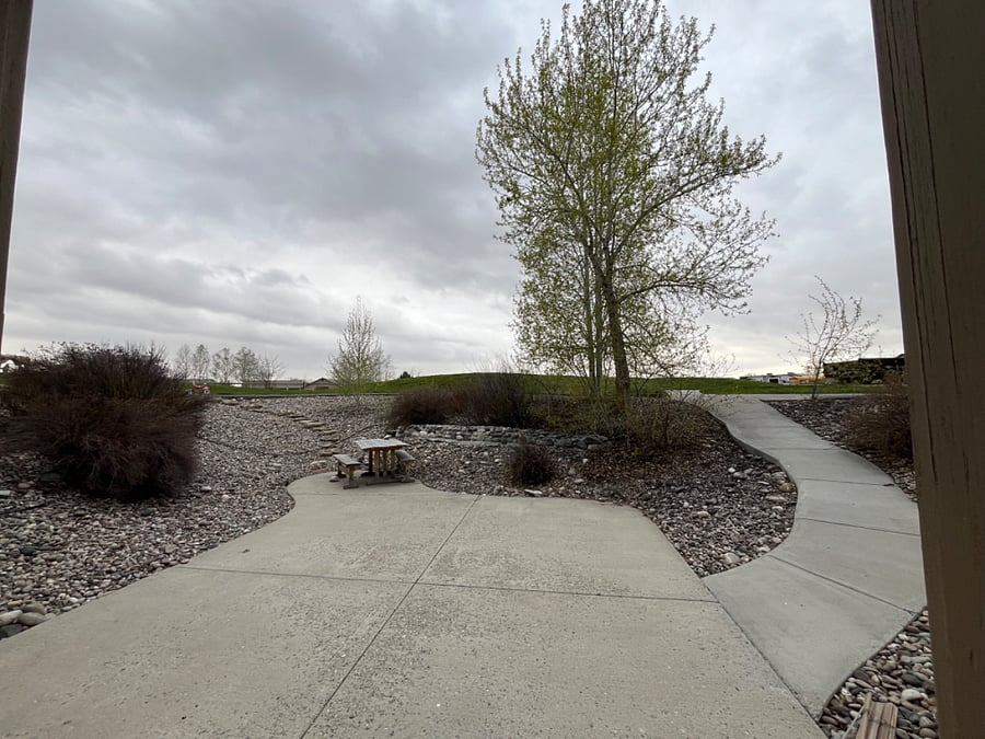 Follow the side walk to designated tenant parking. Space for 2 vehicles.