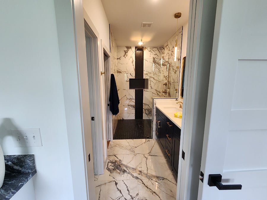Master Bedroom En-suite Bath