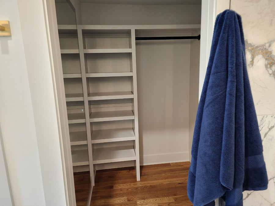 Master bedroom Walkin Closet