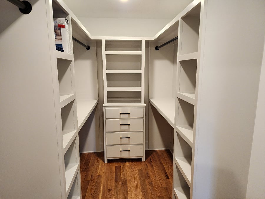 Master bedroom Walkin Closet
