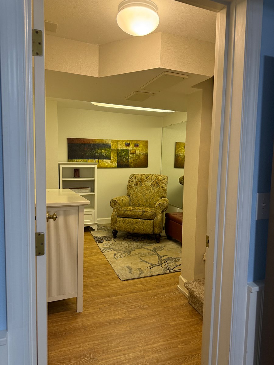 Bonus Room Sitting Area