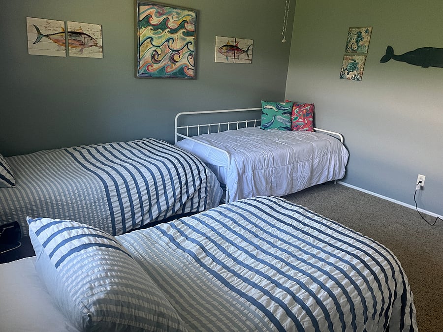 4 Twin beds