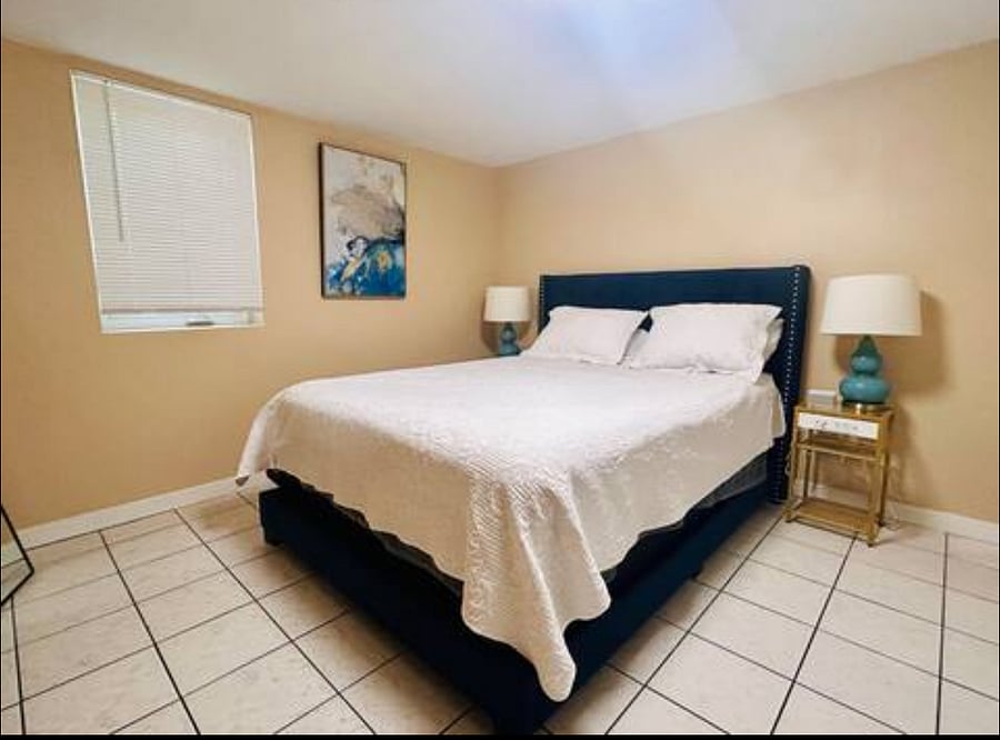 Queen Size Bedroom