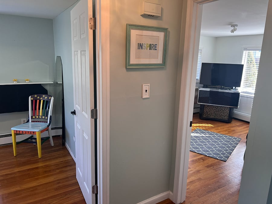 Hallway between the bedroom and sitting room. 