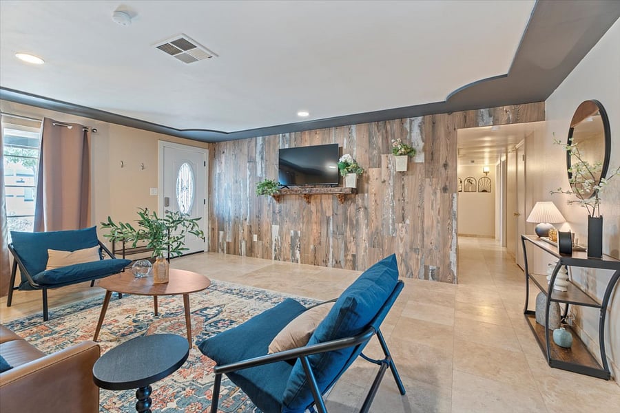 Furnished Finder property 691400_1 photo 3