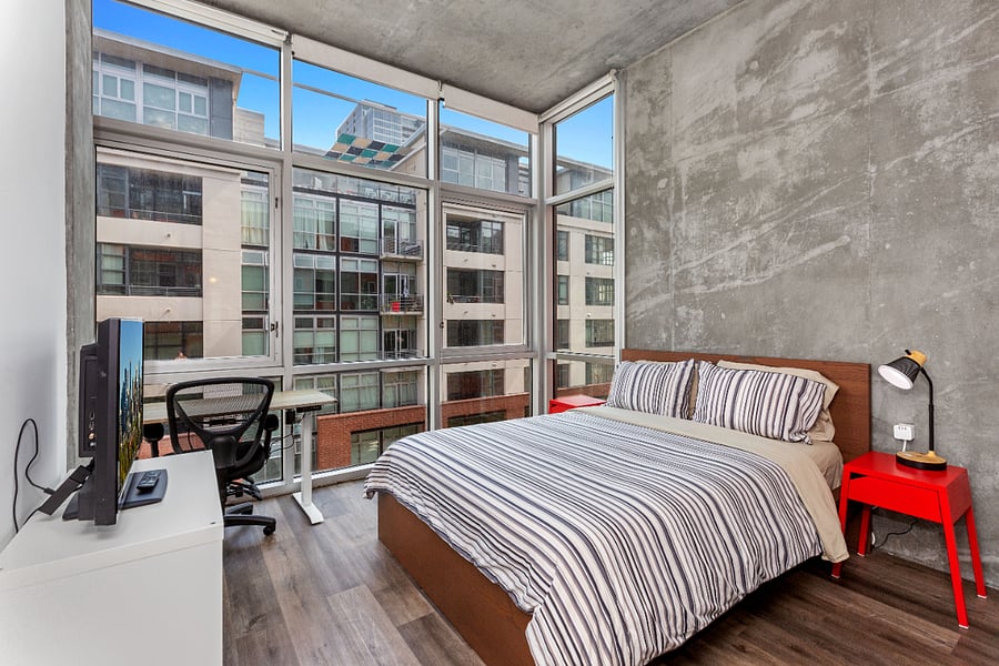 Master bedroom (Queen bed)