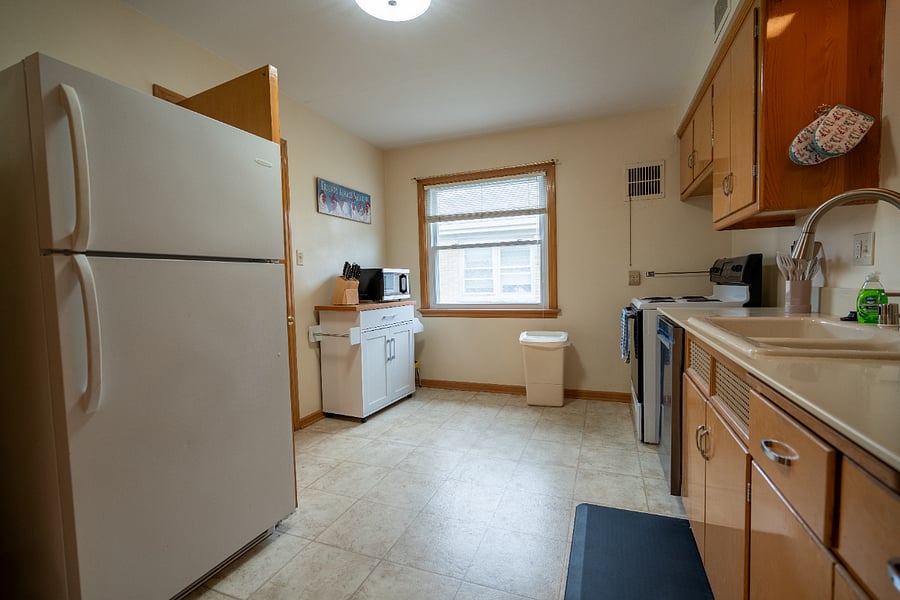 Kitchen, fully stocked