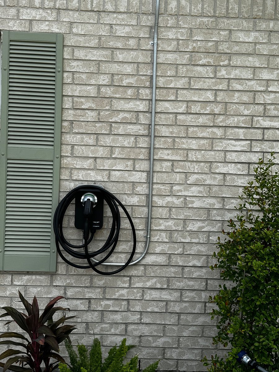 ChargePoint Home Flex EV Charger! There will be a $35 per usage fee. 