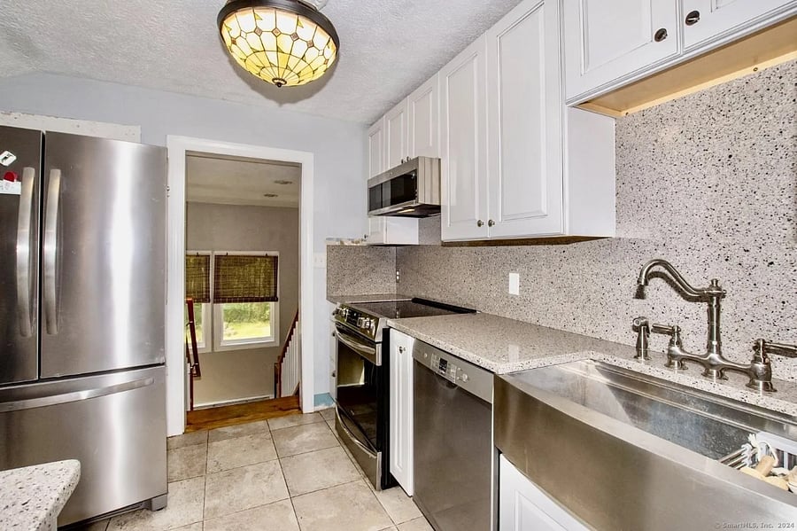 Furnished Finder property 691819_1 photo 2