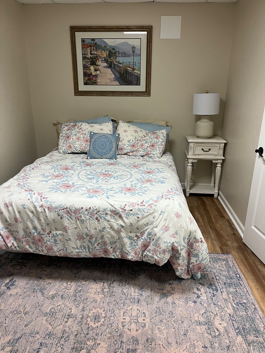 The spare room included in the apartment
