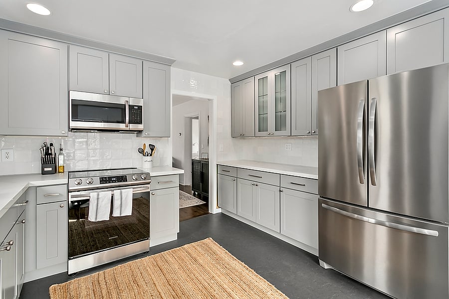 All new stainless steal appliances & plenty of counter space
