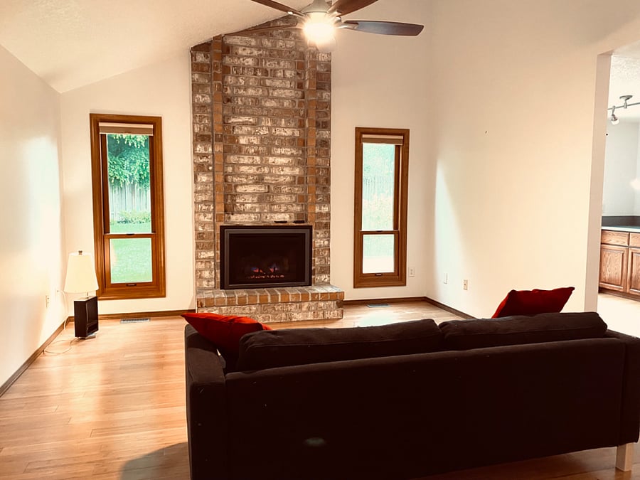 Cozy gas fireplace - large screen, smart TV - will be installed by time you get here