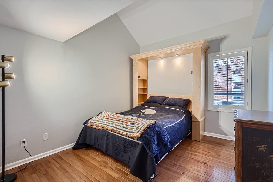 2nd bedroom with Murphy bed