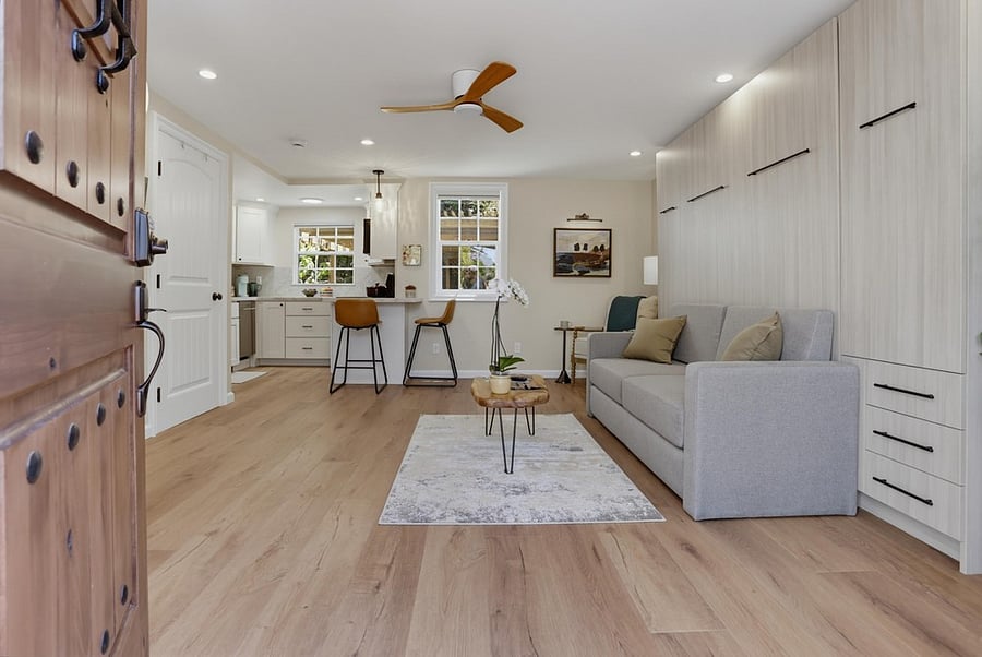 Bright, fully remodeled open studio, turnkey and move-in ready