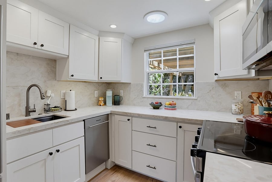 Full-size range and dishwasher, ready to cook