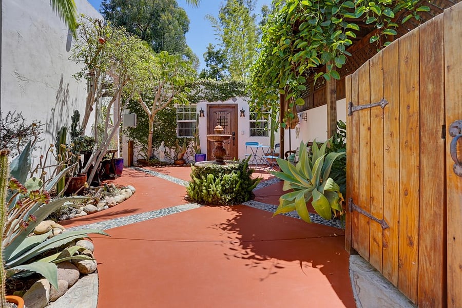 Lush and mature courtyard landscaping