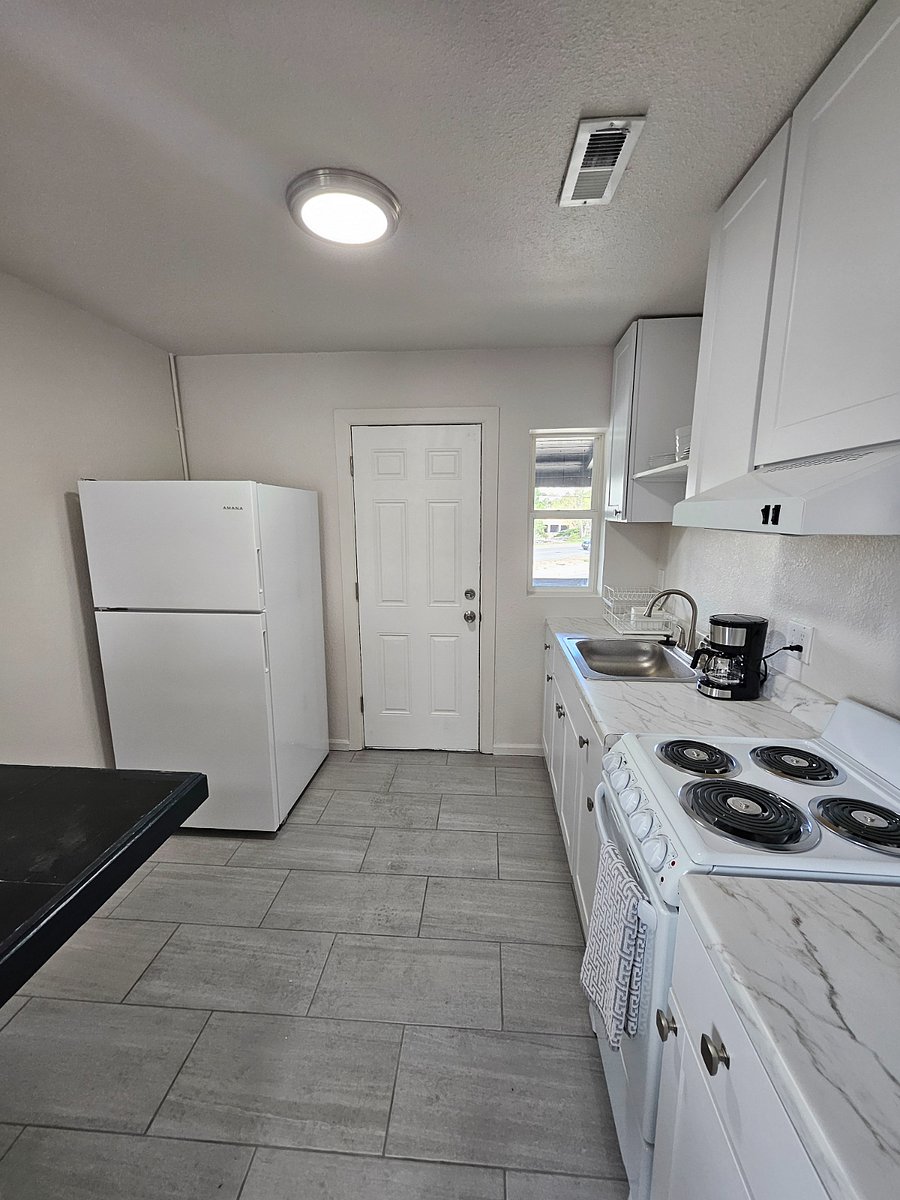 Furnished Finder property 692254_2 photo 2