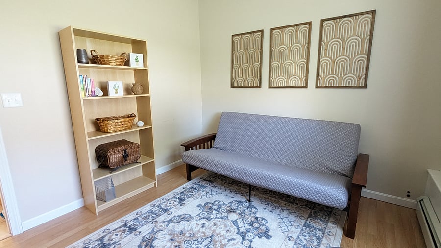 Multi-use Bedroom with Futon Sofa & Double Bed