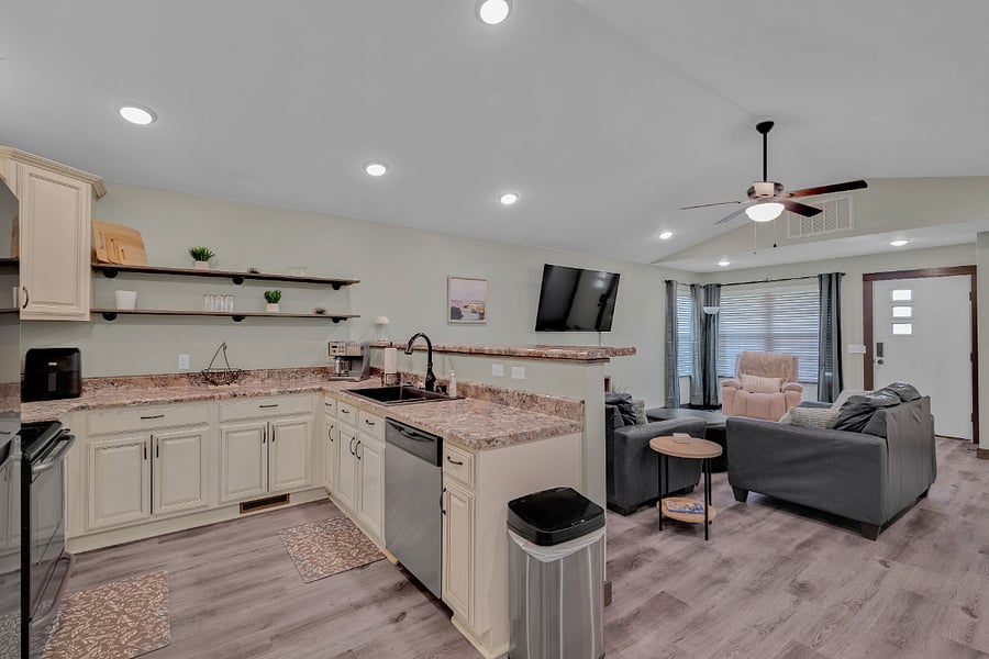 Furnished Finder property 692465_1 photo 12