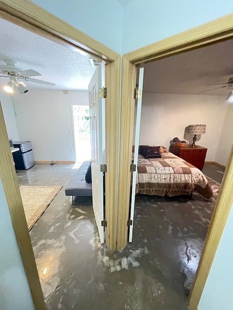 Living/kitchenette and bedroom