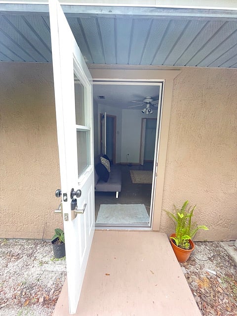 Private Entrance
