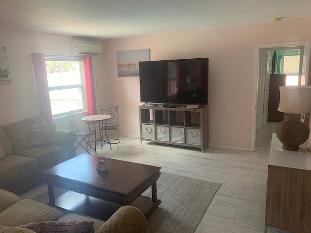 Furnished Finder property 692496_1 photo 3