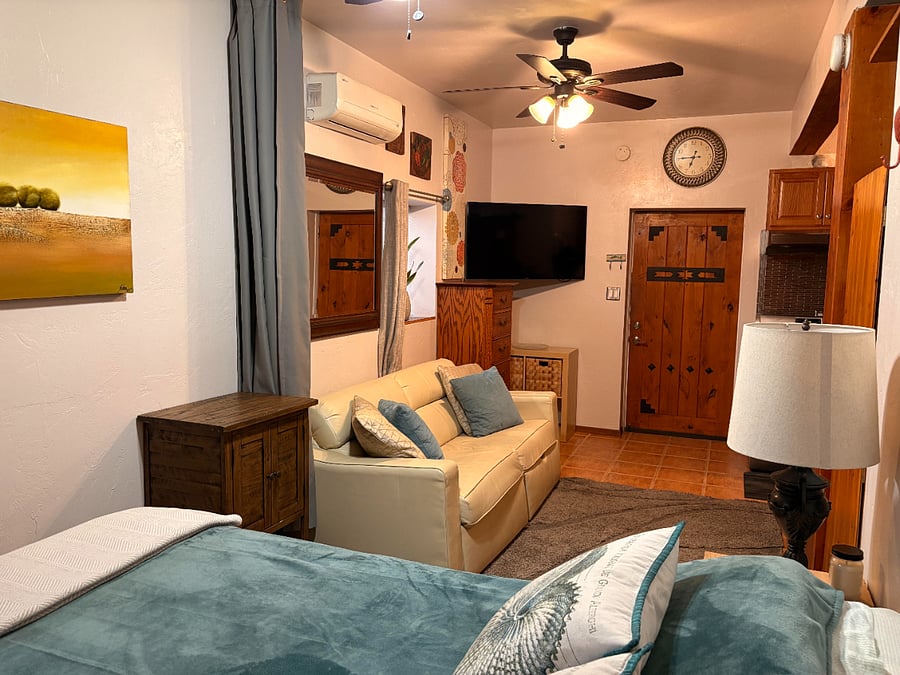Furnished Finder property 692500_1 photo 4