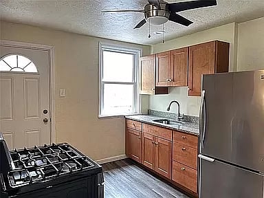 Kitchen - kitchenware to be provided