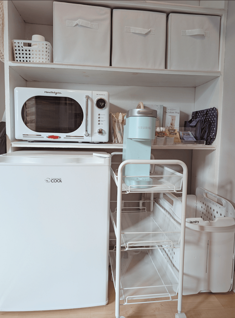 Kitchenette in room