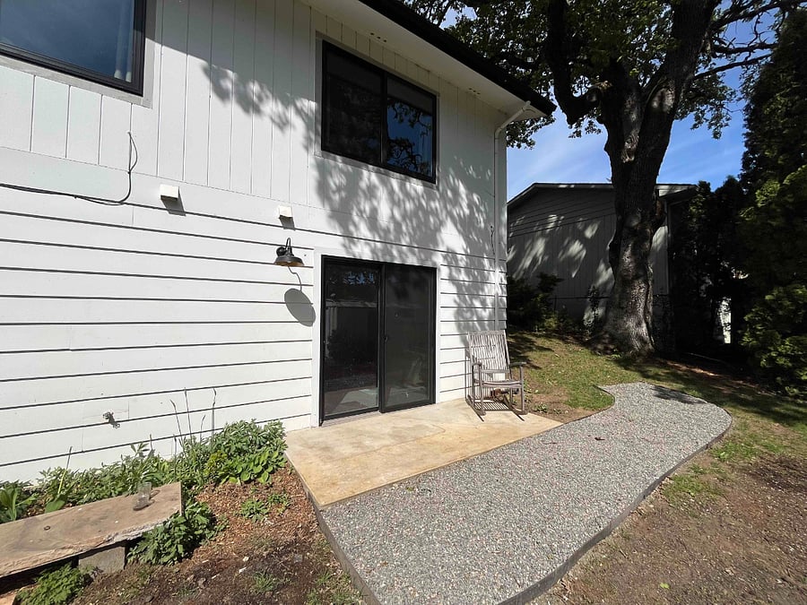 Guest suite entrance 