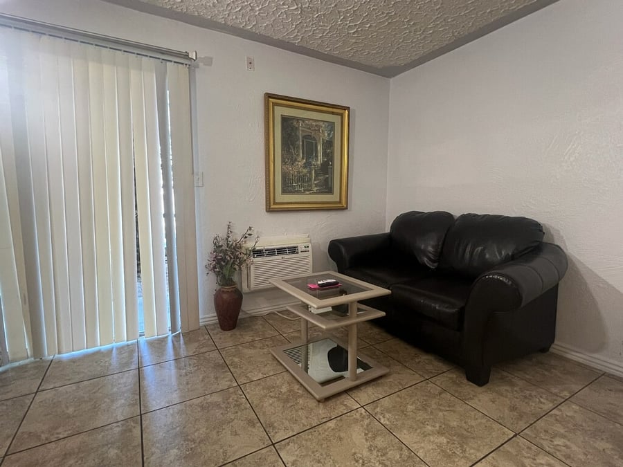 Furnished Finder property 693252_2 photo 4