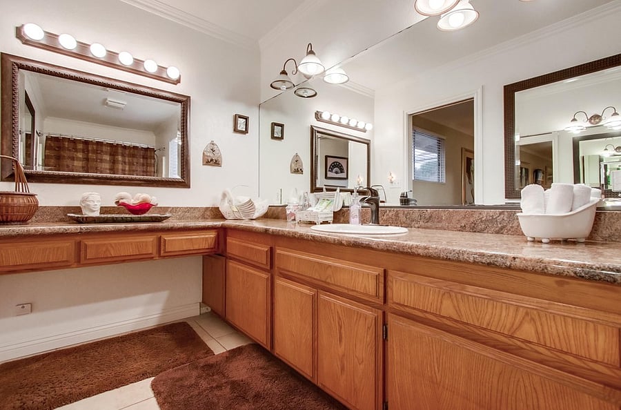 The master bathroom is stocked with luxury linens, as well as a selection of shampoos, conditioners, bath soaps, makeup removers, and toothbrushes, ensuring you have all the essential toiletries you may need during your stay.
