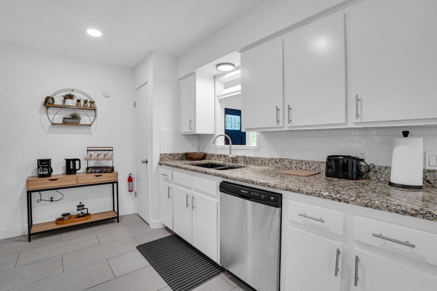 Furnished Finder property 693428_1 photo 3