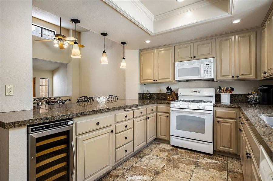 Furnished Finder property 693481_1 photo 7