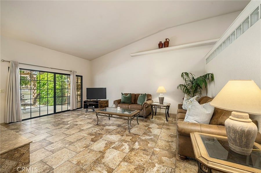 Furnished Finder property 693481_1 photo 3