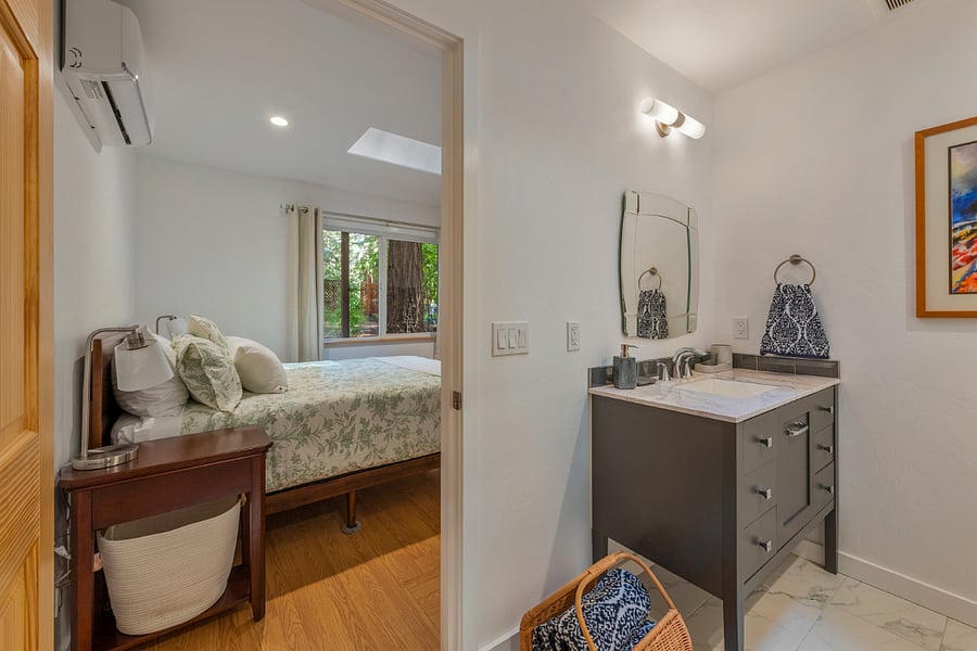 Furnished Finder property 693494_1 photo 24