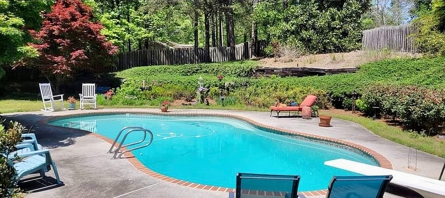 Shared Pool
22,000 gal 9.5 ft deep
Shared