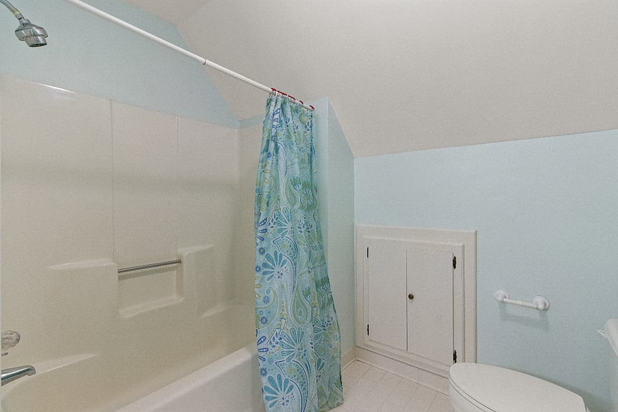 Unit 3
Bathroom
Jack and Jill style
Shared until occupant moves out